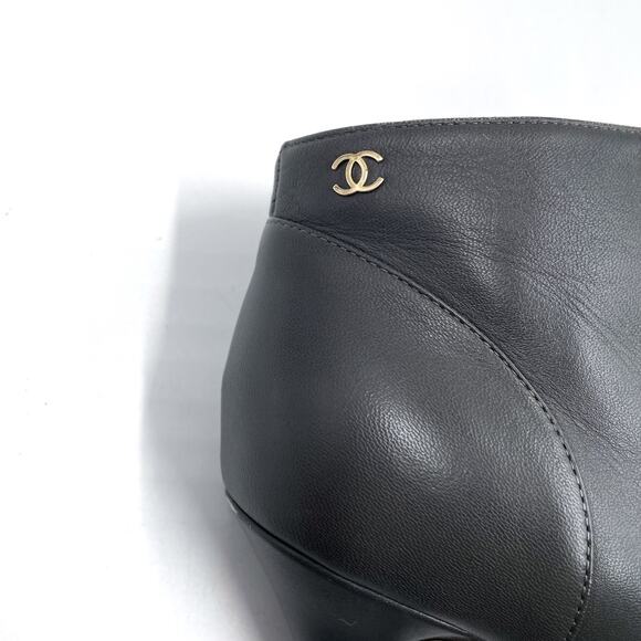Chanel Camellia Flower Booties Gray Leather CC Logo Ankle Heels Sz 38.5 / 8.5 - Picture 10 of 14